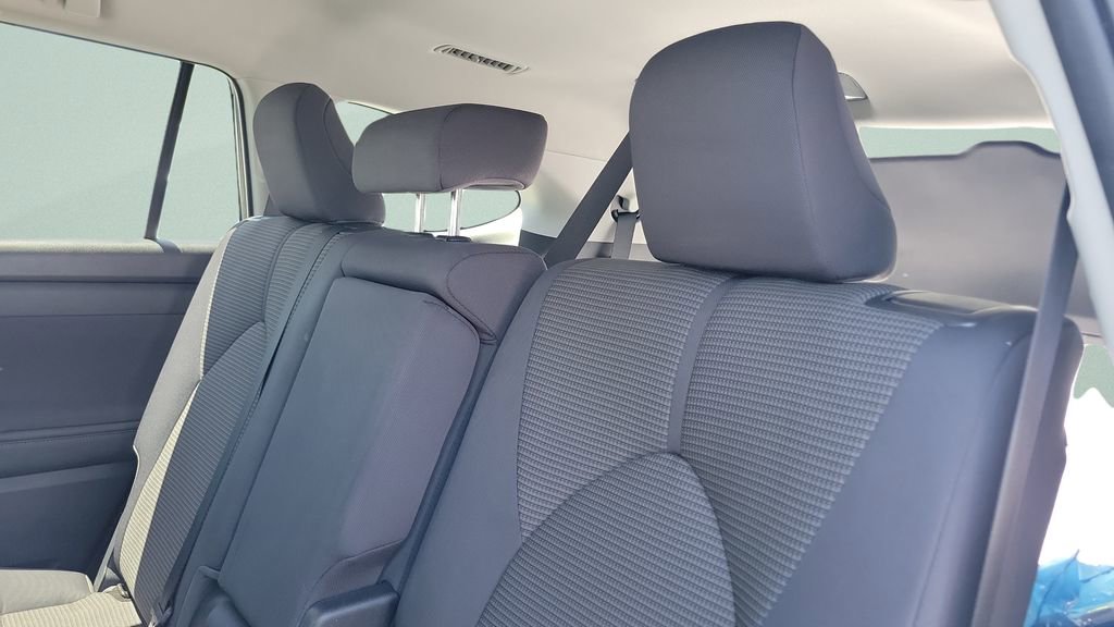 Used 2023 Toyota Highlander LE image 10