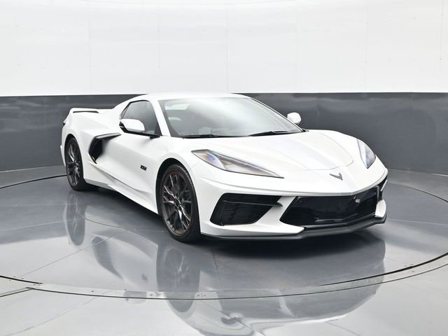 Used 2023 Chevrolet Corvette Stingray Premium Conv w/ Z51 Performance Package RWD image 3