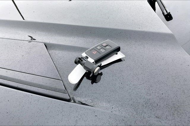 Used 2025 Land Rover Range Rover Sport SE image 12