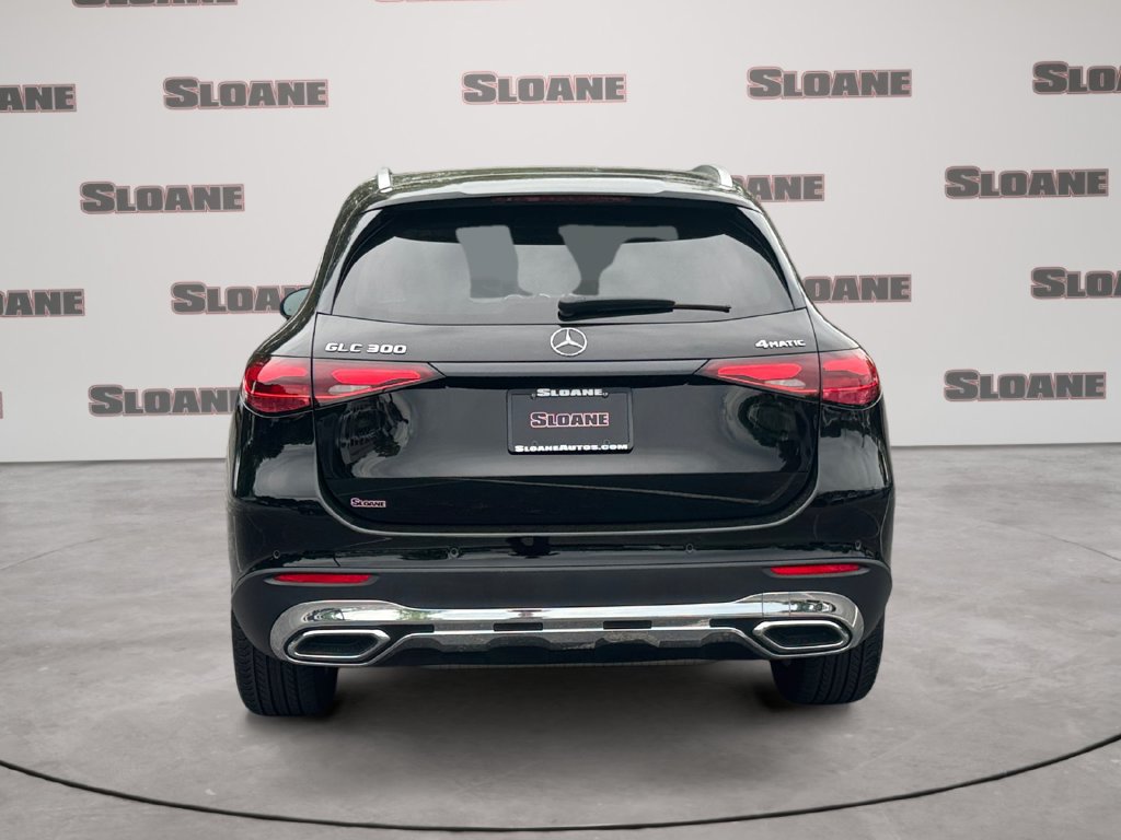 Used 2023 Mercedes-Benz GLC 300 4MATIC image 4