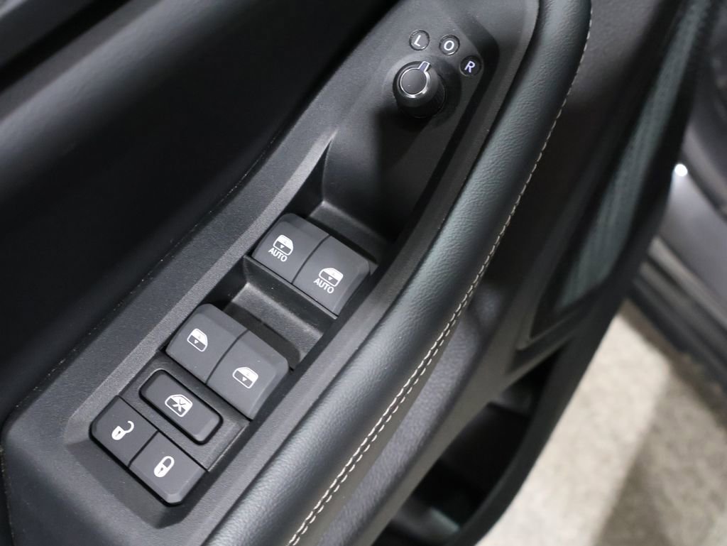 Used 2024 Jeep Grand Cherokee L Altitude image 14