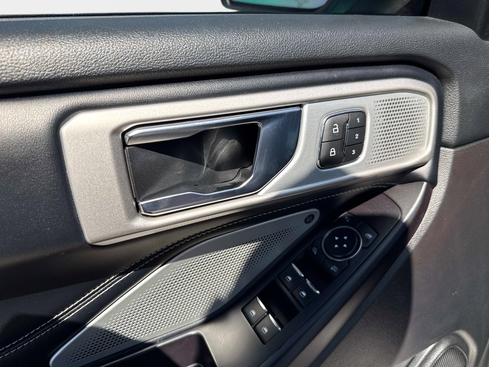 Used 2020 Ford Explorer ST w/ ST High-Performance Pack AWD/4WD image 19