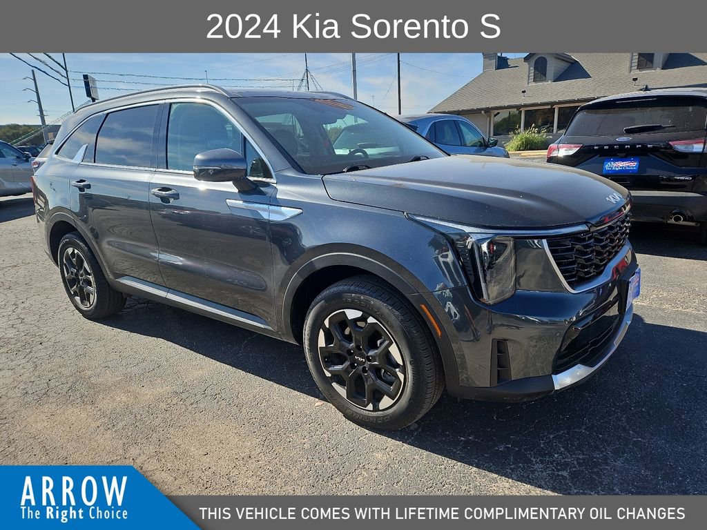Used 2024 Kia Sorento S w/ Panoramic Sunroof Package