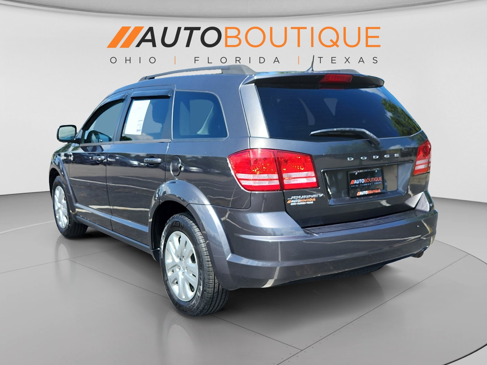 Used 2019 Dodge Journey SE FWD image 3