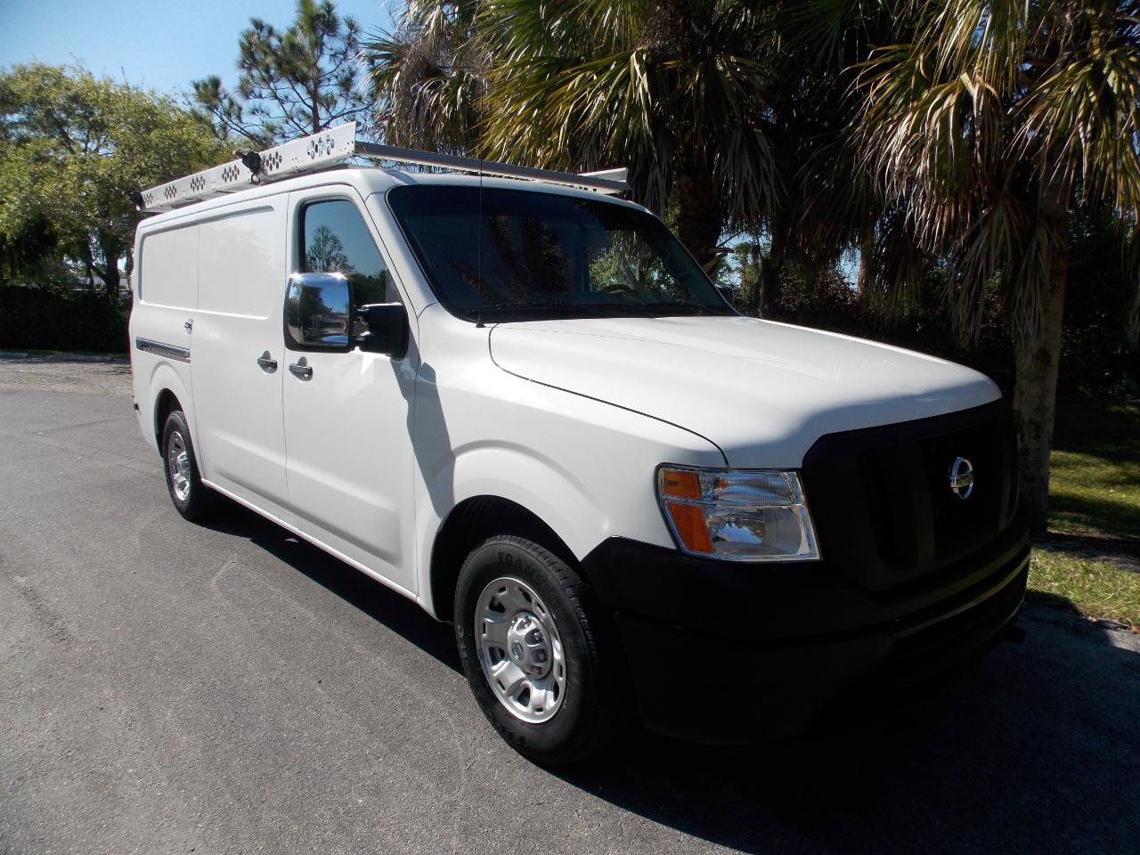 Used 2021 Nissan NV 2500 SV RWD image 1