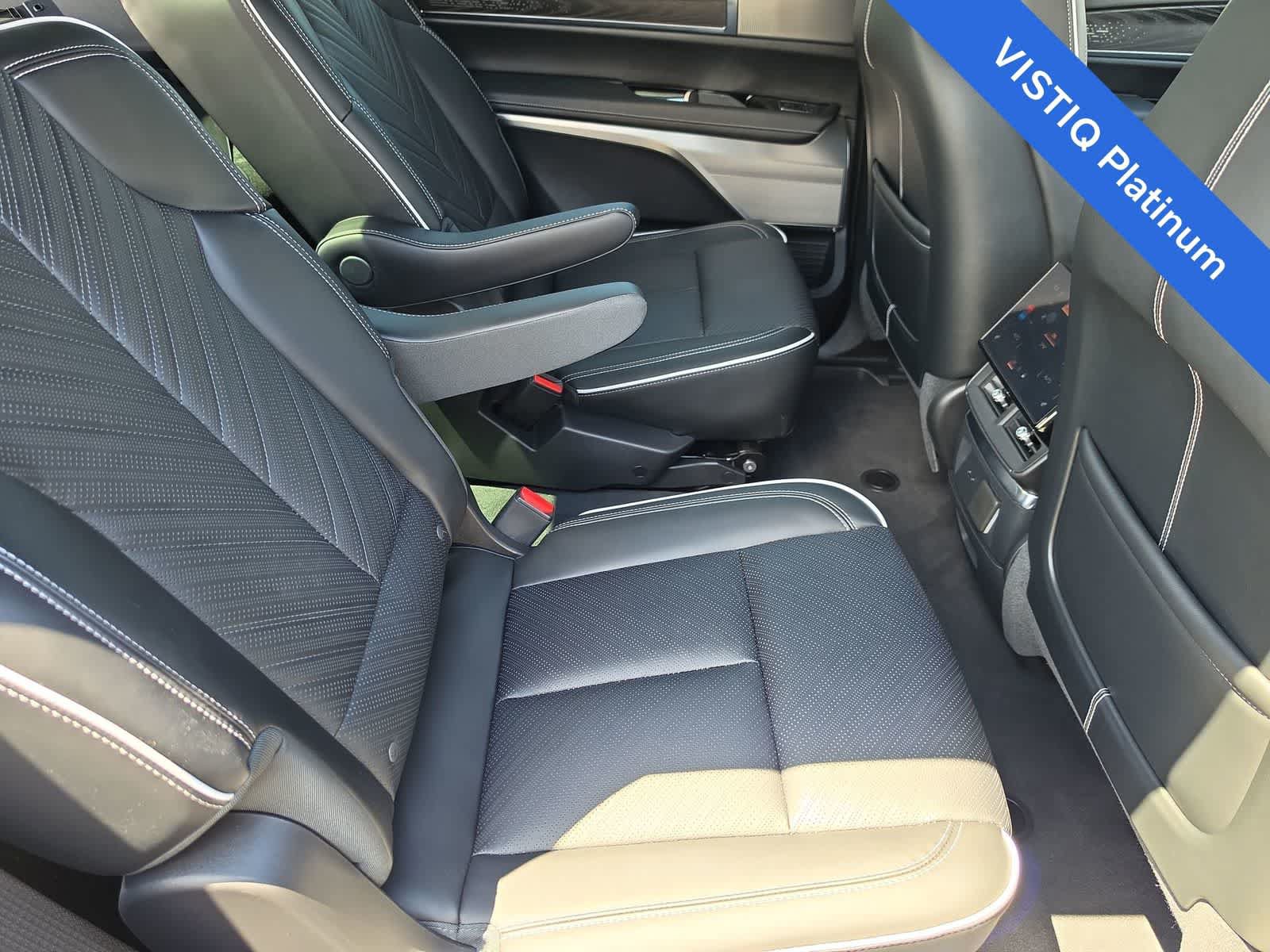 Used 2026 Cadillac Vistiq Platinum w/ LPO, Floor Liner Package AWD/4WD image 16