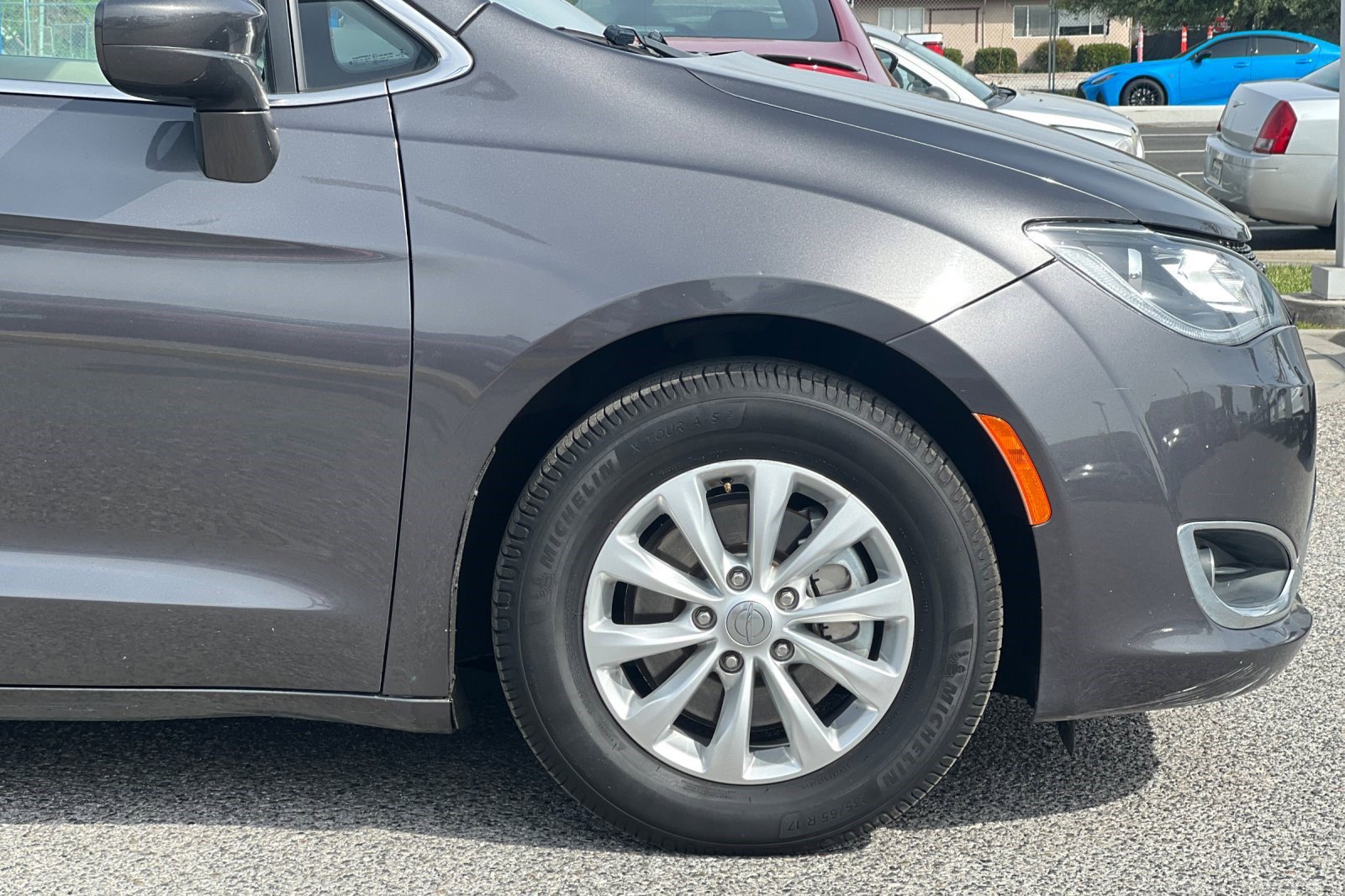 Used 2018 Chrysler Pacifica Touring Plus image 37