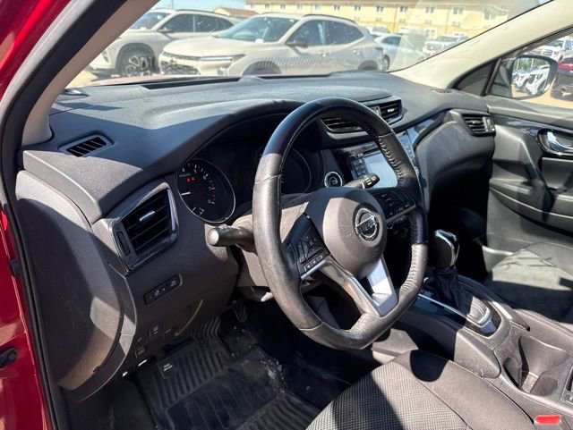 Used 2017 Nissan Rogue Sport SV w/ SV Premium Package AWD/4WD image 11