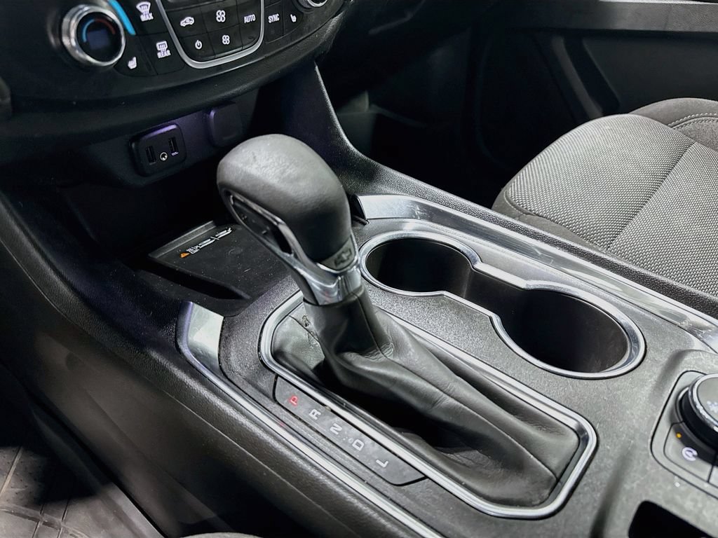 Used 2023 Chevrolet Traverse LT FWD image 17