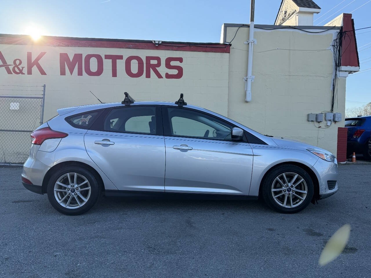 Used 2018 Ford Focus SE FWD image 9