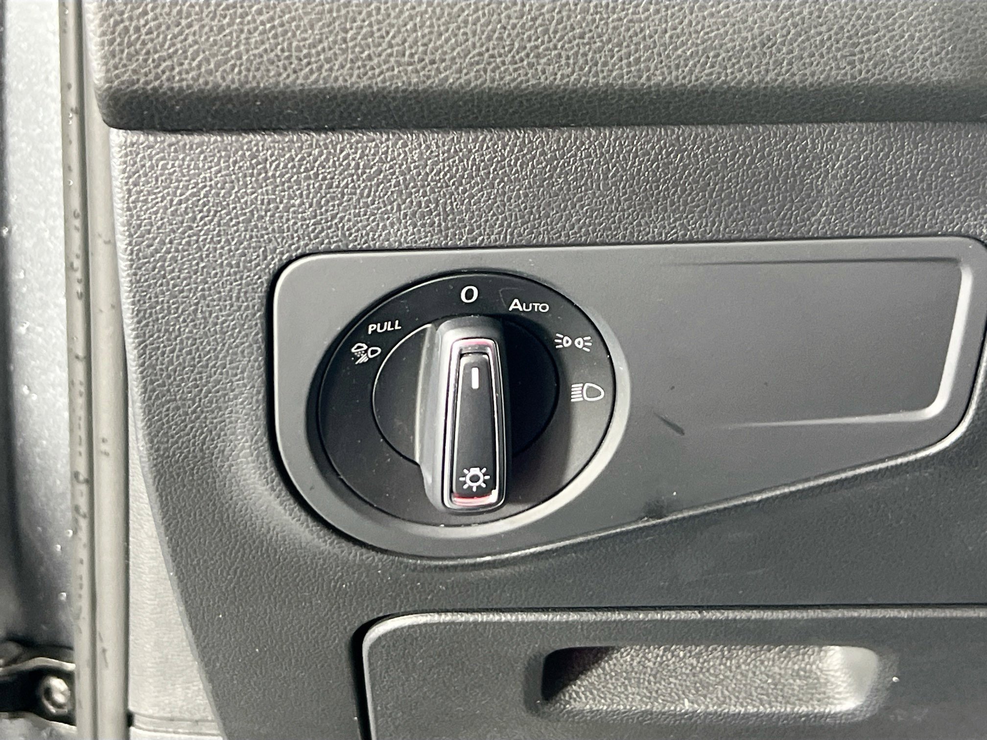 Used 2022 Volkswagen Tiguan SEL R-Line AWD/4WD image 10