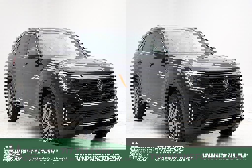 Used 2024 Volkswagen Atlas Cross Sport SEL R-Line image 1