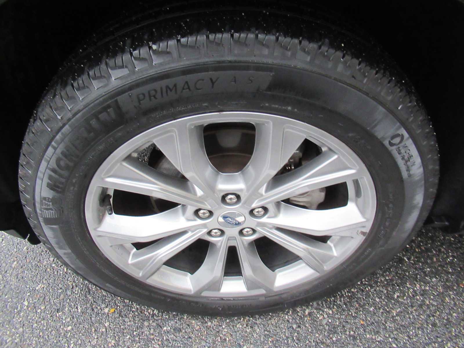 Used 2022 Ford Explorer XLT w/ Equipment Group 202A image 11