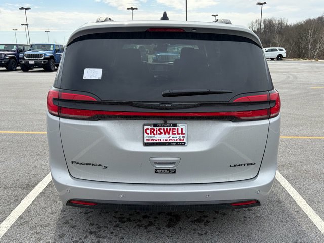 New 2026 Chrysler Pacifica Limited w/ S Appearance Package FWD image 6
