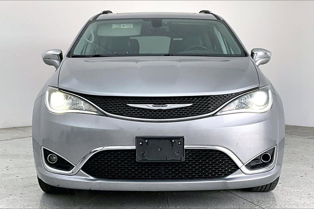 Used 2018 Chrysler Pacifica Limited image 5