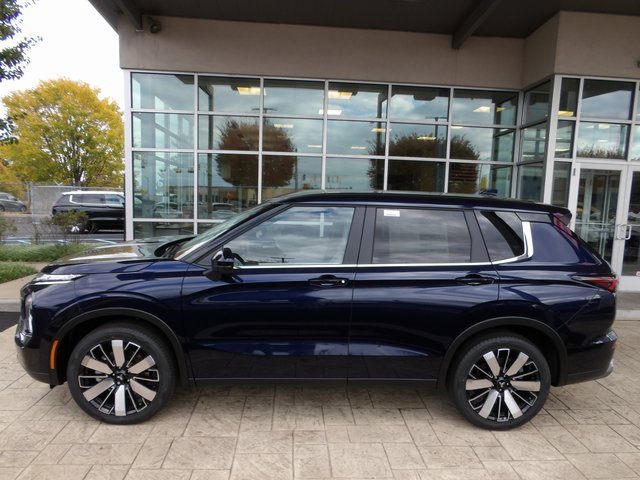 New 2025 Mitsubishi Outlander SE image 4