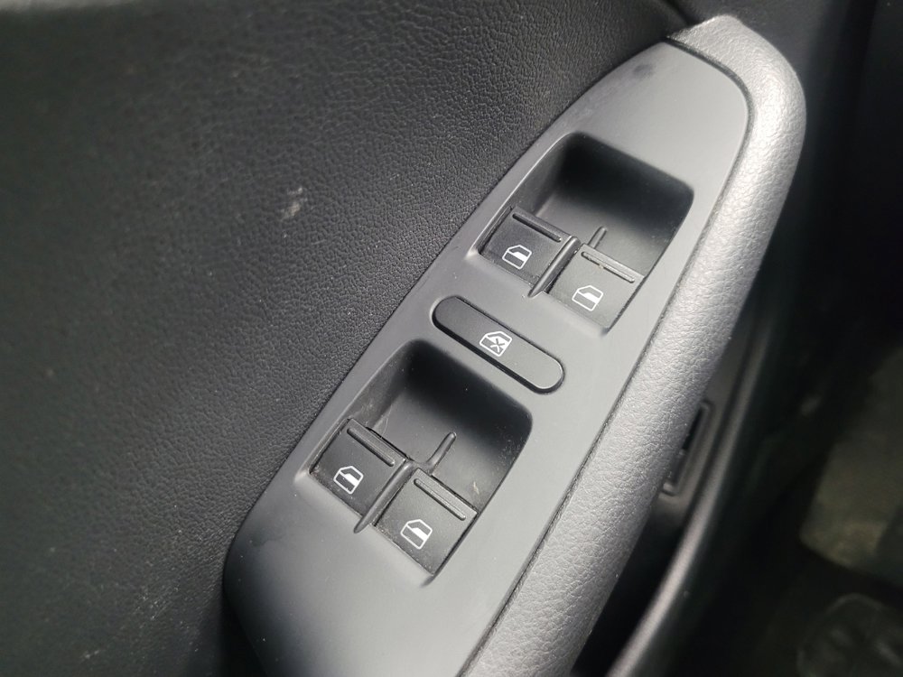 Used 2015 Volkswagen Jetta SE FWD image 27
