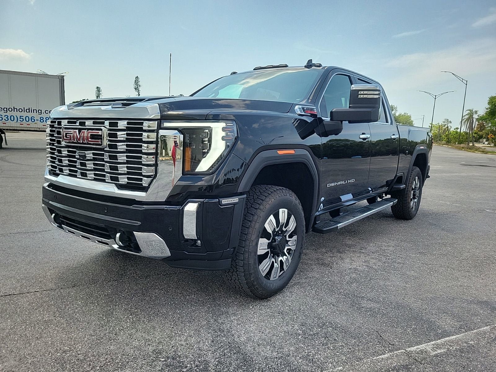 New 2026 GMC Sierra 2500 Denali w/ Denali Reserve Package AWD/4WD image 2