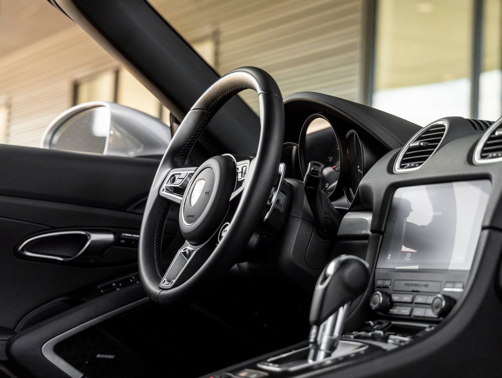 Certified 2024 Porsche 718 Boxster RWD image 38