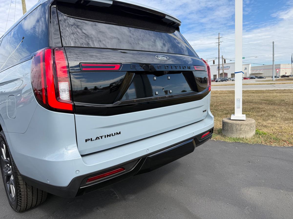 New 2025 Ford Expedition Max Platinum image 8