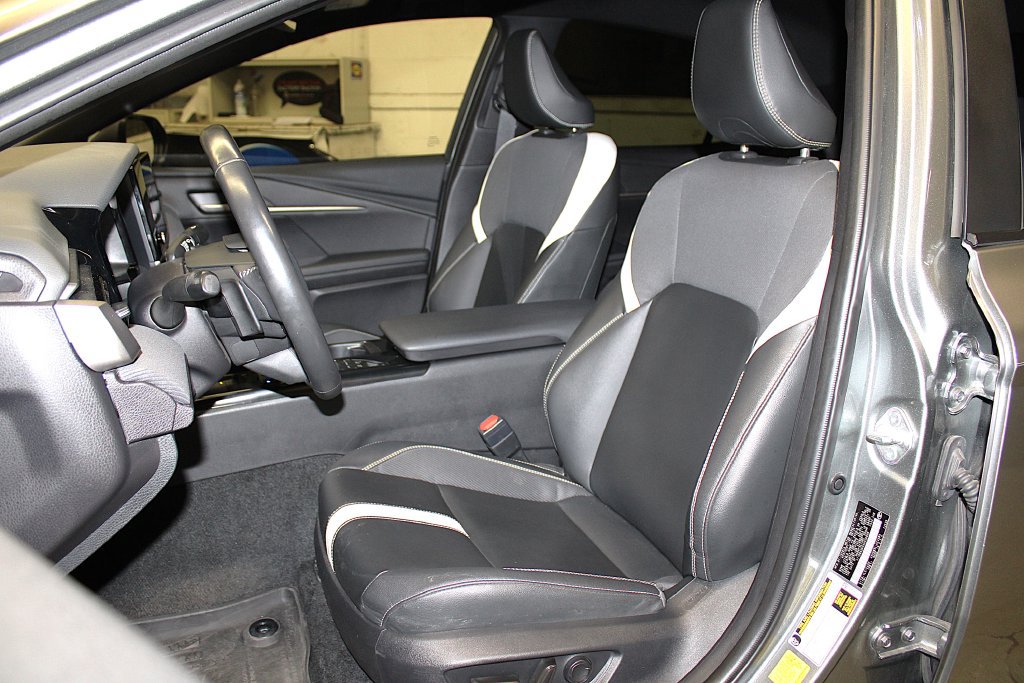 Used 2025 Toyota Camry SE w/ Convenience Package AWD/4WD image 21