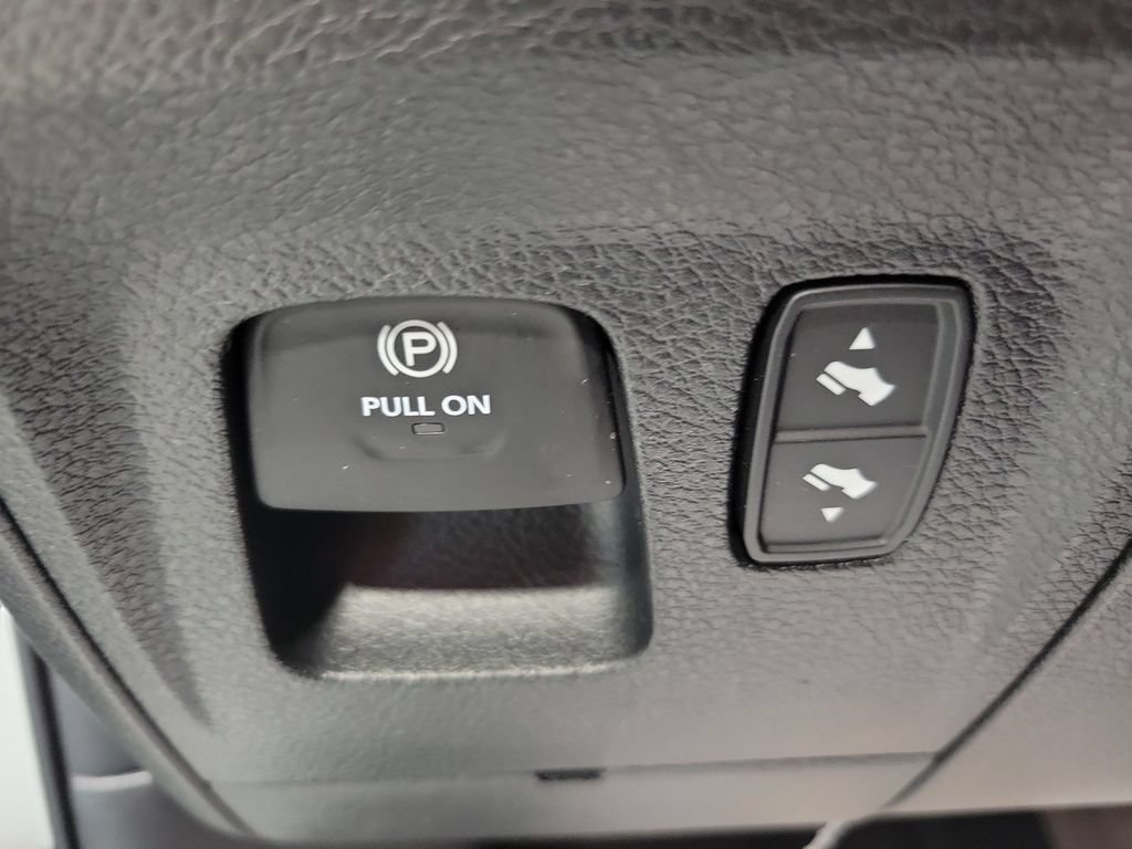 Used 2023 RAM 1500 Laramie AWD/4WD image 36