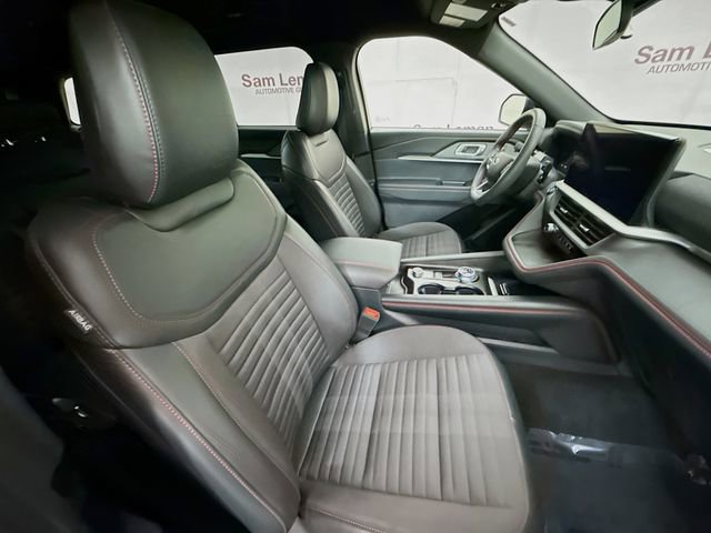 Used 2025 Ford Explorer ST-Line w/ ST-Line Street Pack image 30