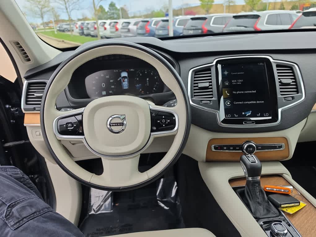 Used 2021 Volvo XC90 T6 Momentum w/ Climate Package AWD/4WD image 13