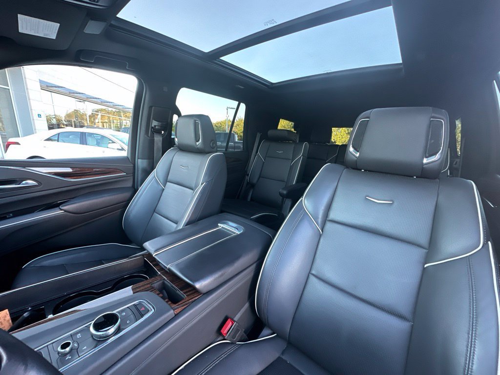 Used 2023 Cadillac Escalade Premium Luxury w/ LPO, Floor Liner Package AWD/4WD image 15