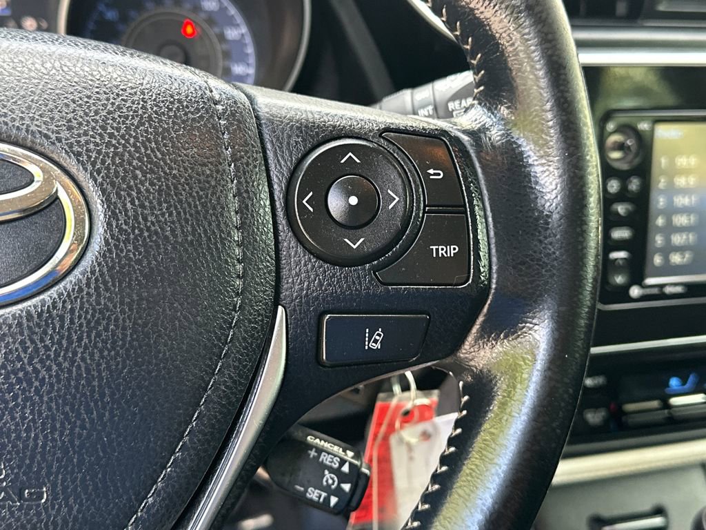 Used 2018 Toyota Corolla iM FWD image 24