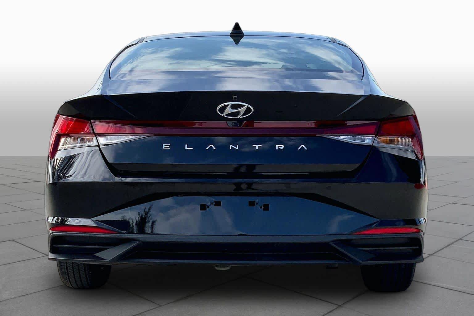 Certified 2023 Hyundai Elantra SEL FWD image 5