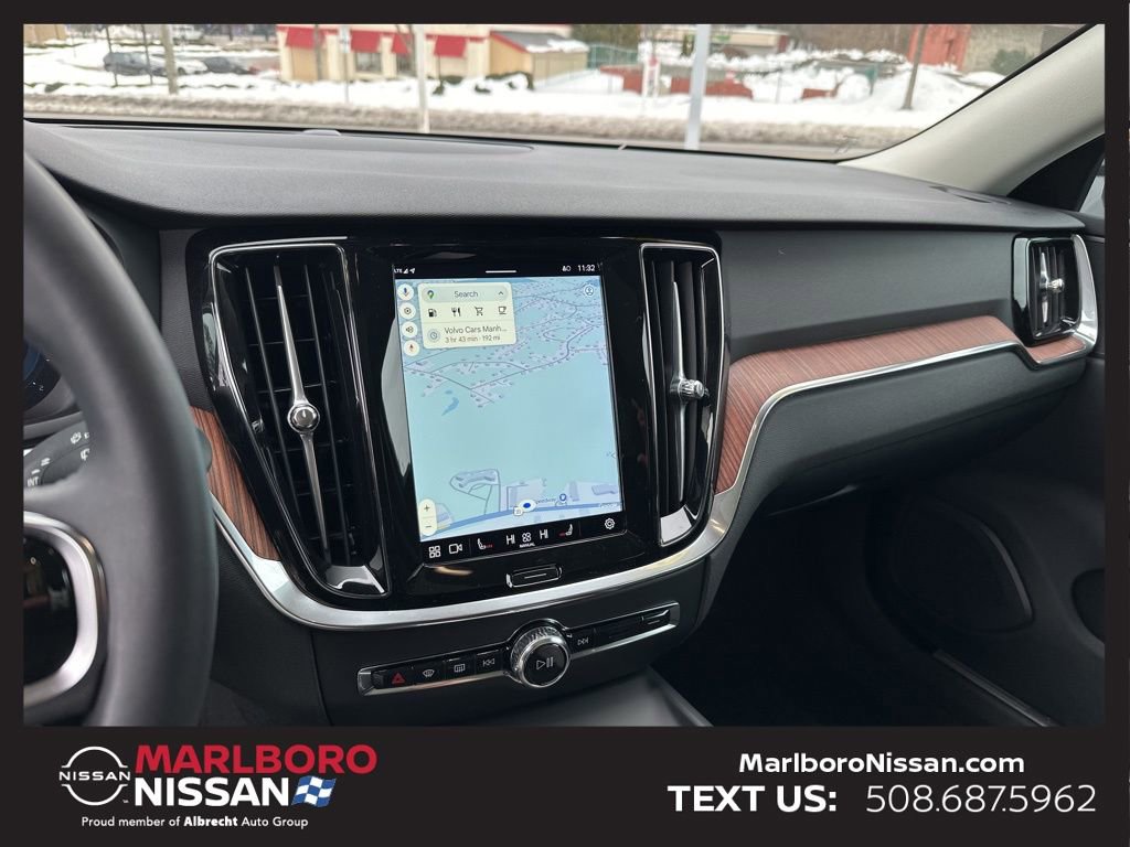 Used 2024 Volvo V60 B5 Cross Country Plus image 10