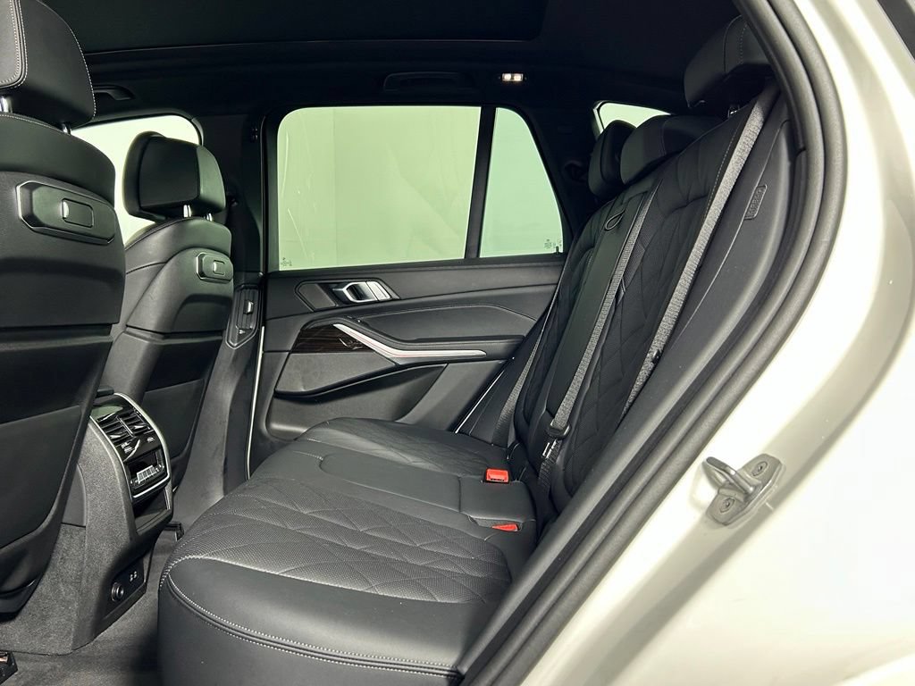 Used 2024 BMW X5 xDrive40i AWD/4WD image 17