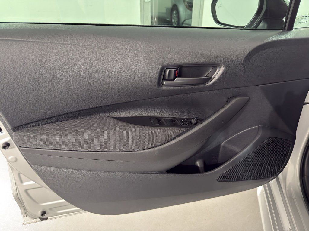 Used 2025 Toyota Corolla LE w/ Convenience Package image 26