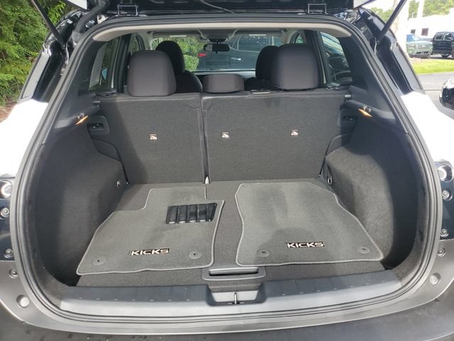 Used 2025 Nissan Kicks SV w/ SV Premium Package FWD image 6