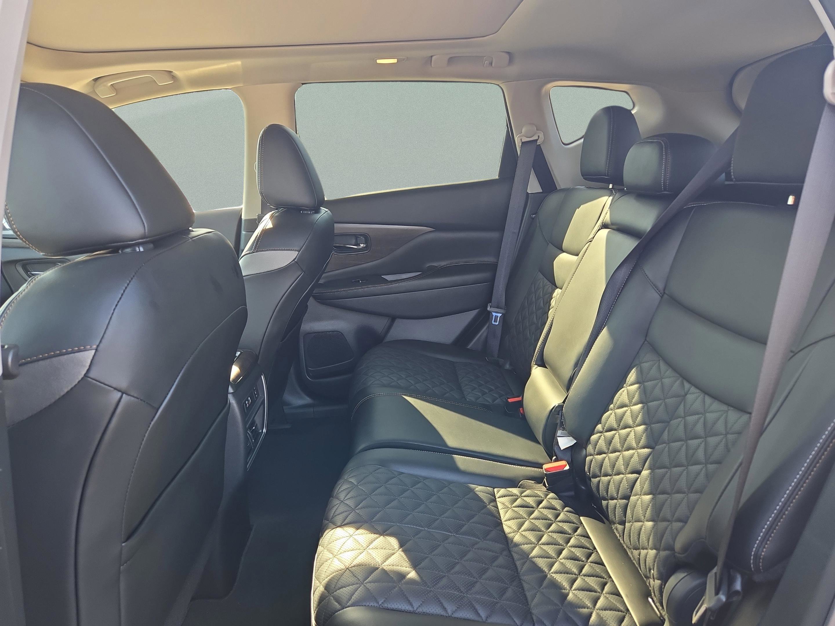 Used 2024 Nissan Murano Platinum w/ Cargo Package image 25