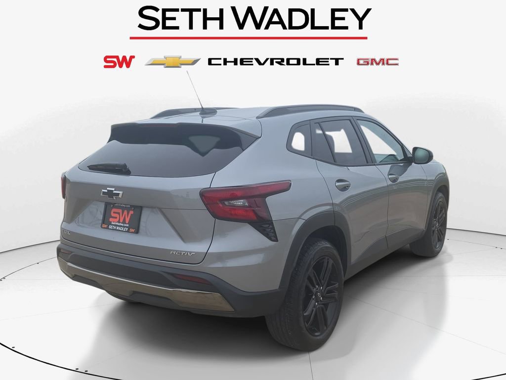 Used 2025 Chevrolet Trax ACTIV w/ Sunroof Package FWD image 7