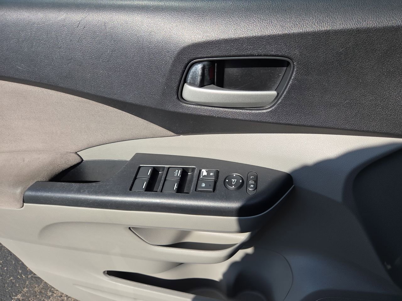 Used 2014 Honda CR-V EX image 17