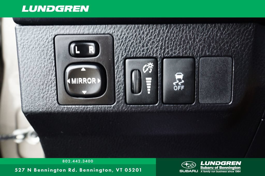 Used 2014 Toyota RAV4 XLE AWD/4WD image 12