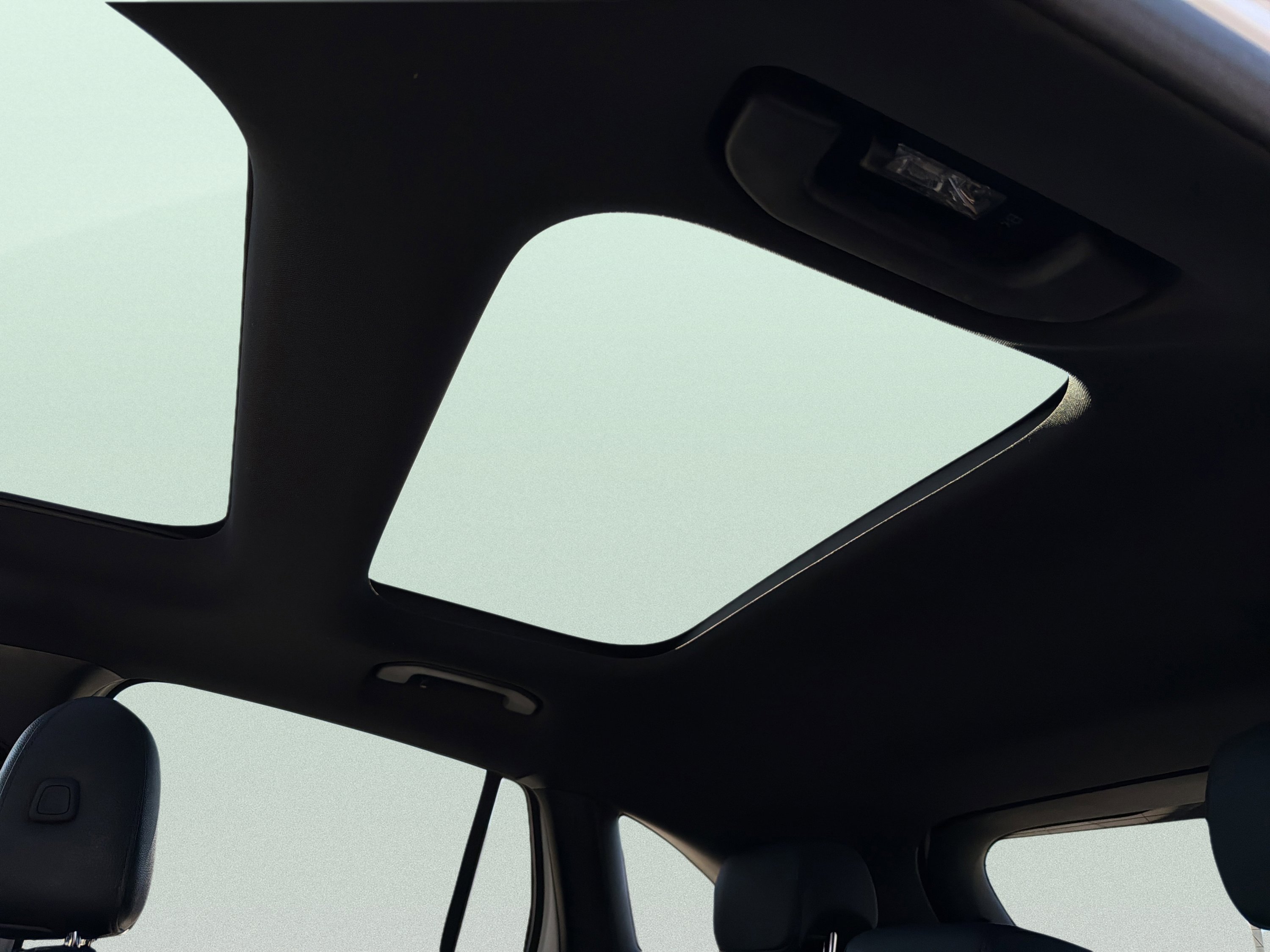 Used 2021 Mercedes-Benz GLA 250 4MATIC w/ Premium Package image 22