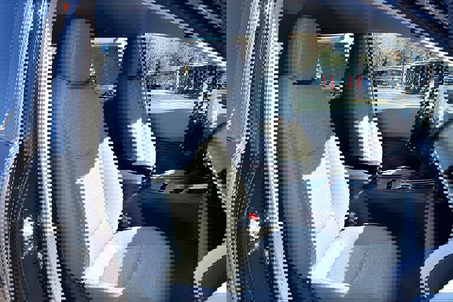 Used 2024 Toyota Sienna LE image 7