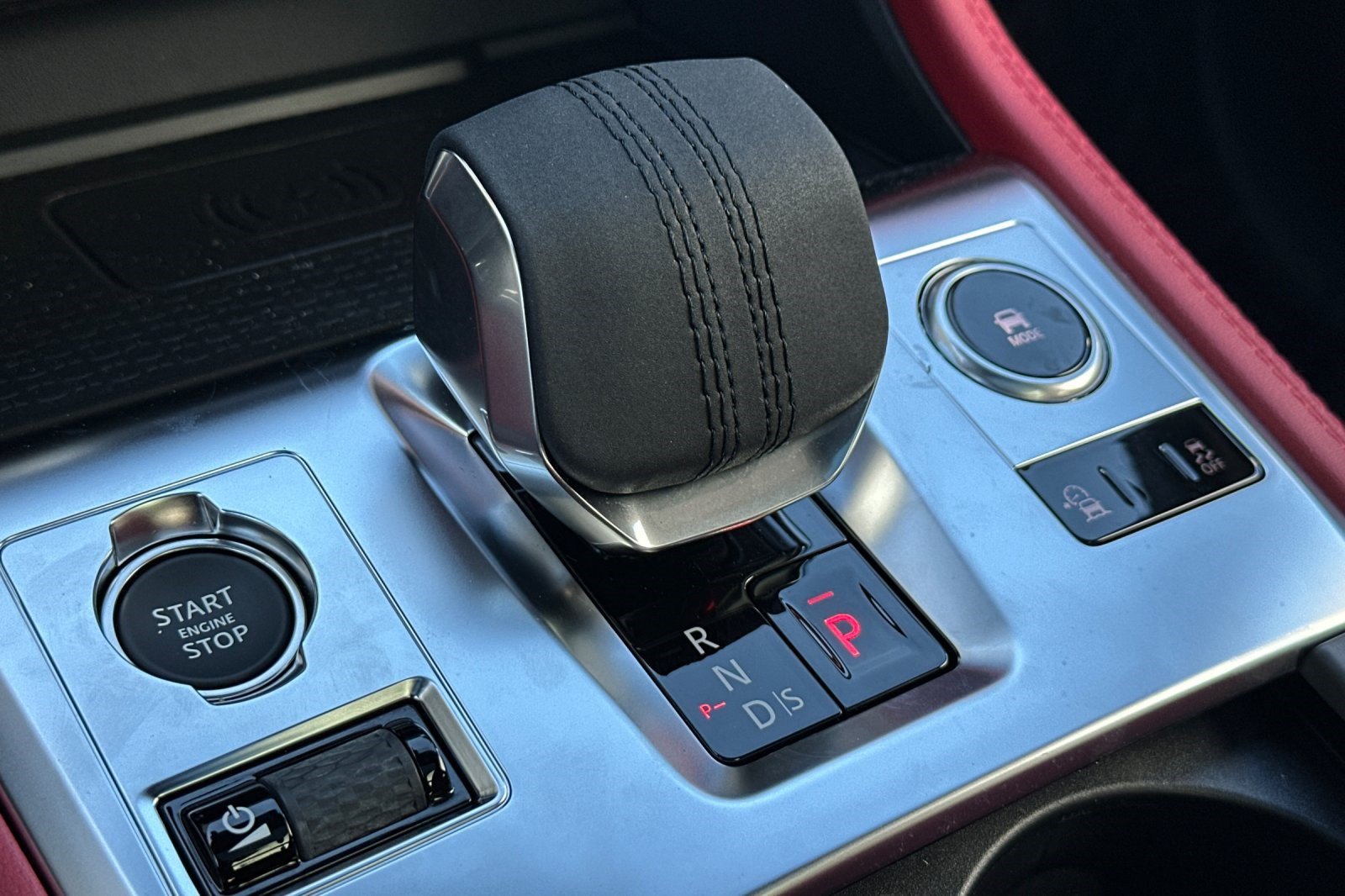 New 2025 Jaguar F-PACE R-Dynamic S AWD/4WD image 16