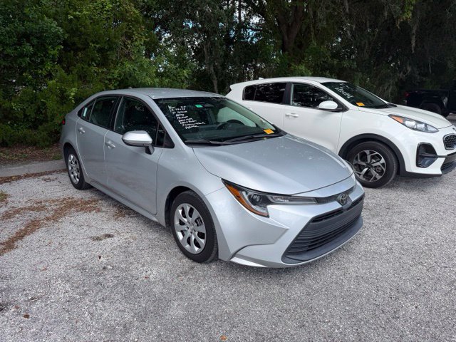 Used 2023 Toyota Corolla LE FWD image 2