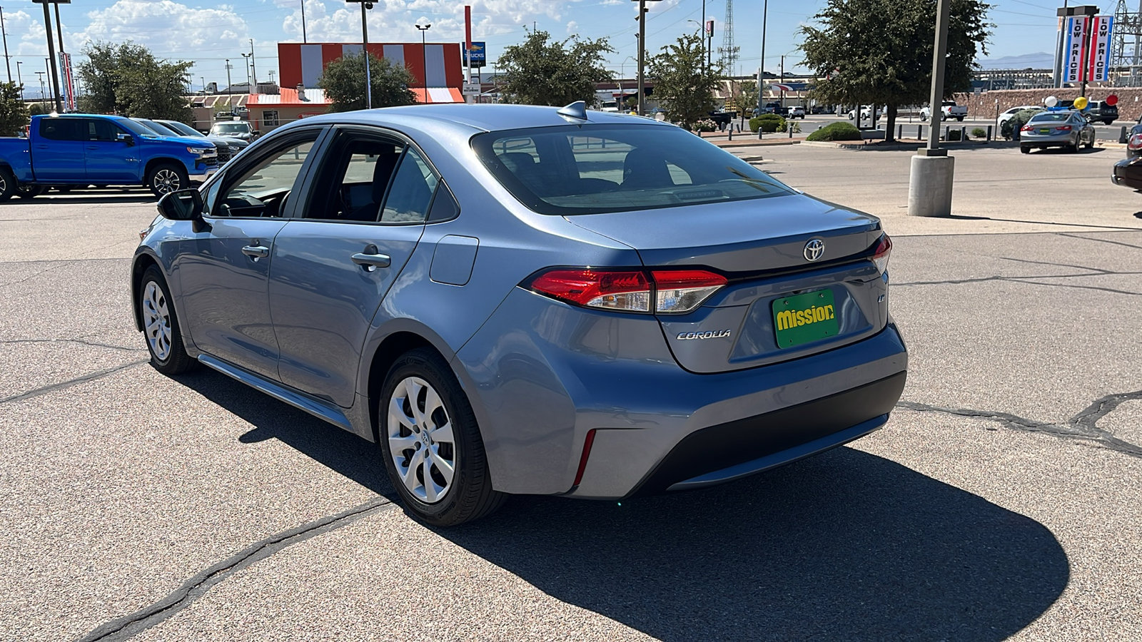Used 2022 Toyota Corolla LE image 6