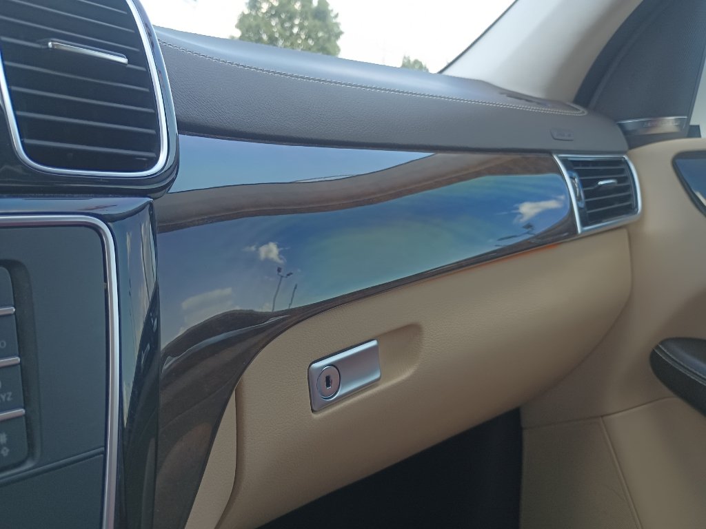 Used 2018 Mercedes-Benz GLS 450 4MATIC image 27