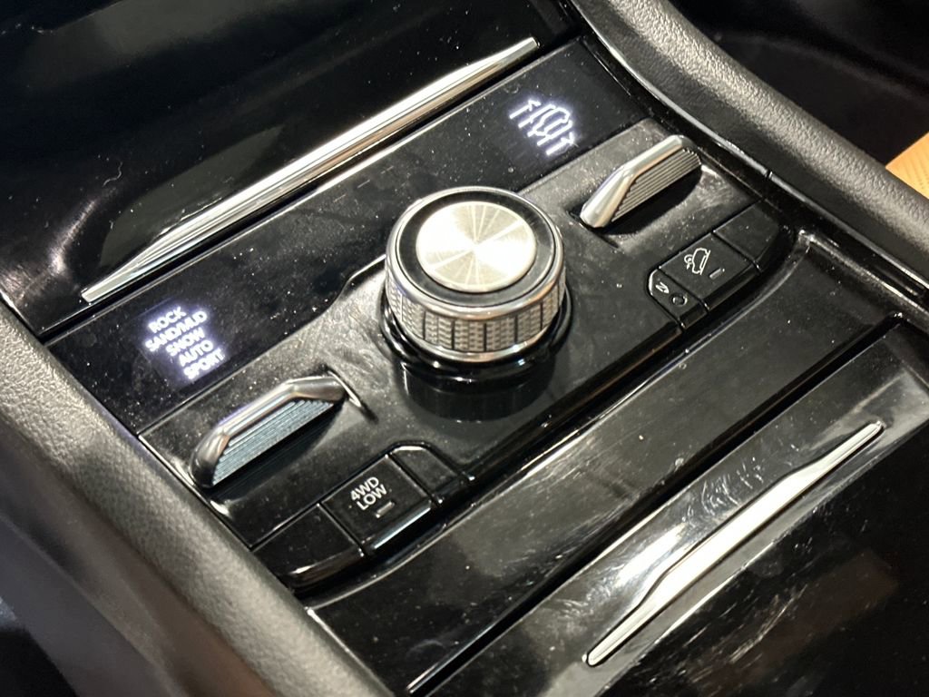 Used 2023 Jeep Grand Cherokee L Summit w/ Advanced Protech Group IV image 28