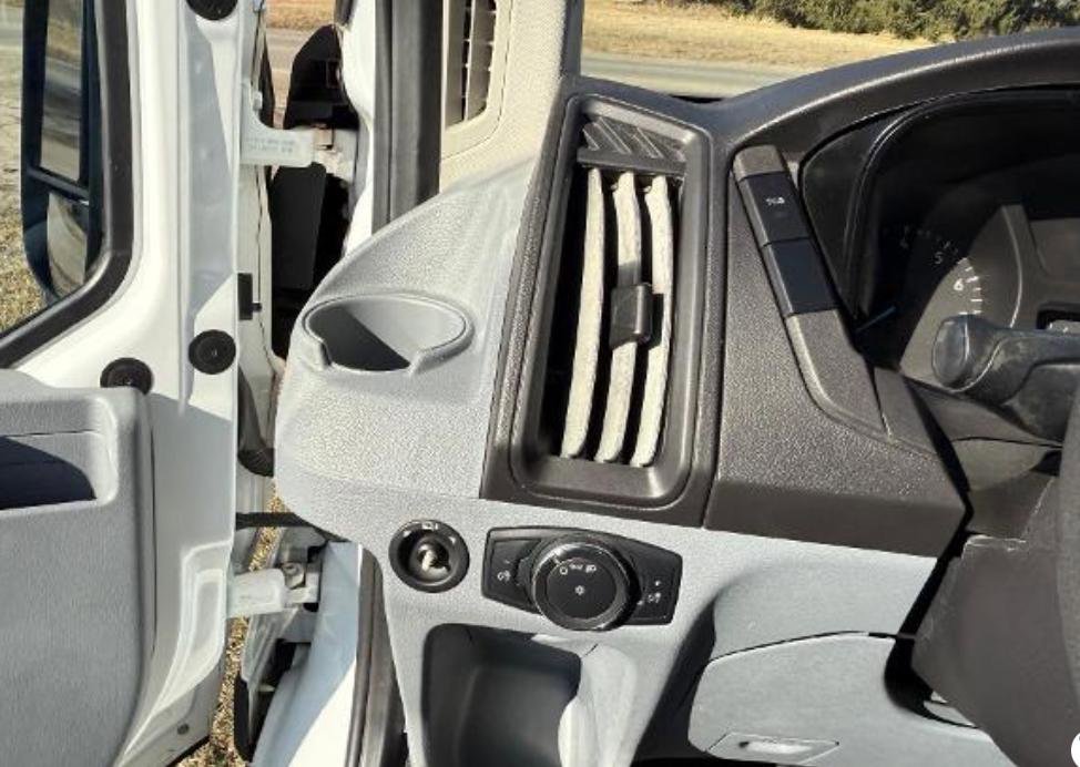 Used 2018 Ford Transit 150 148 Medium Roof RWD image 7