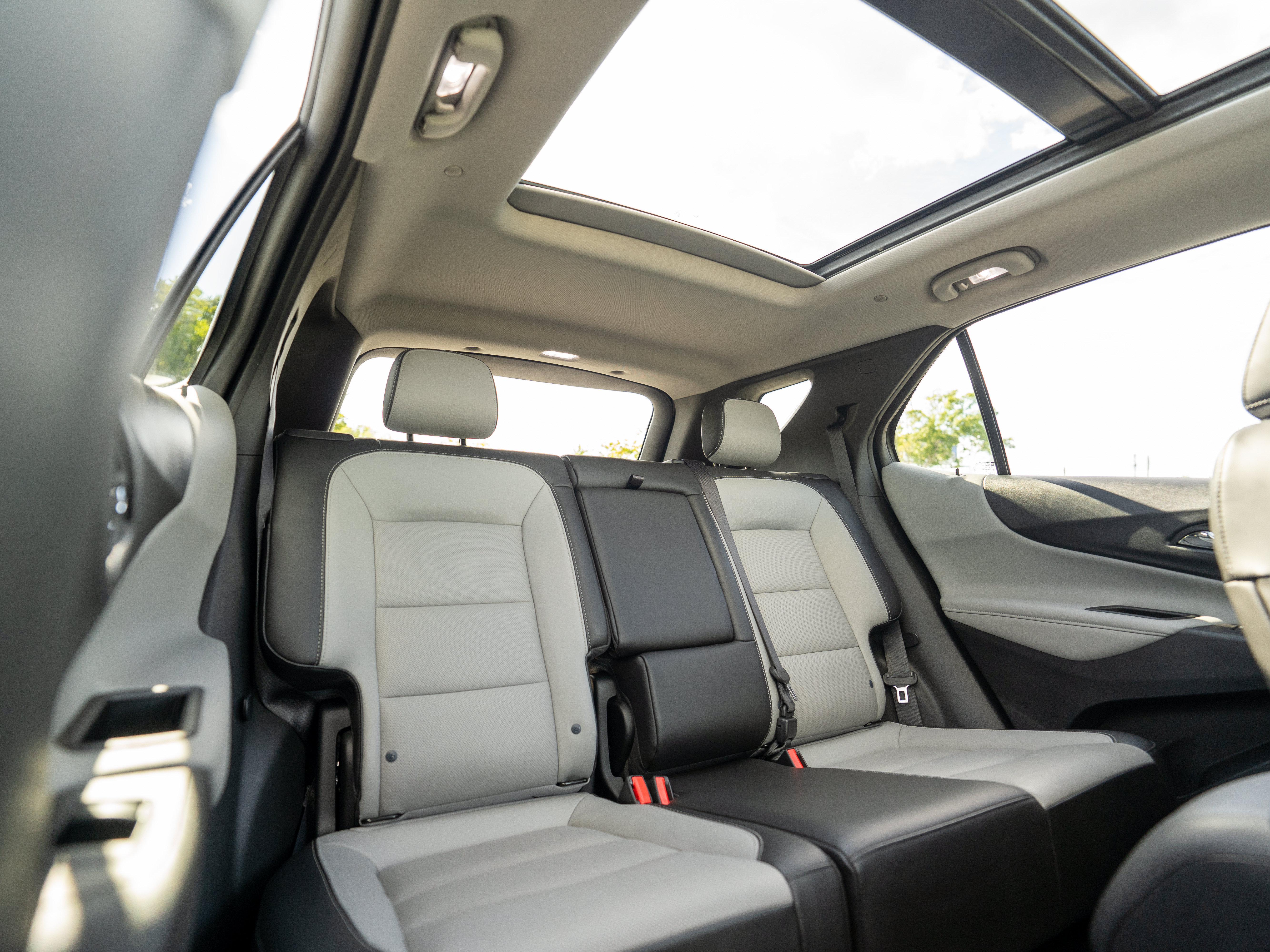 Used 2020 Chevrolet Equinox Premier FWD image 12