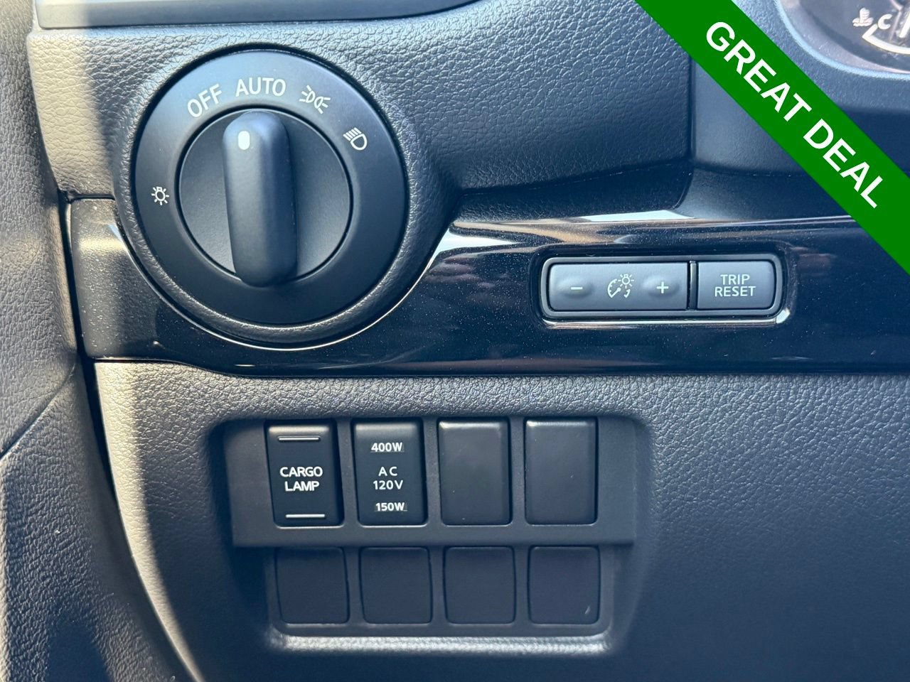Used 2024 Nissan Titan SV w/ SV Convenience Package RWD image 19