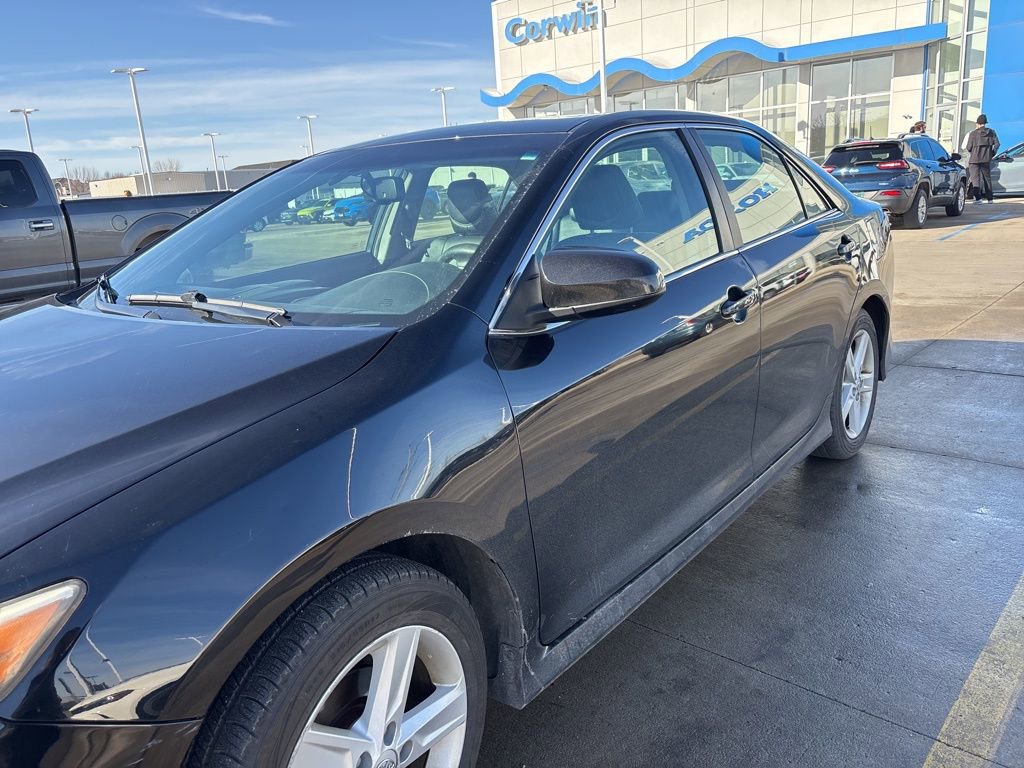 Used 2013 Toyota Camry SE w/ Convenience Pkg image 5